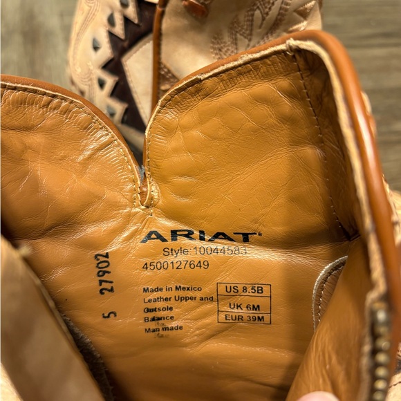 Ariat Women’s Mesa Inlay Western Booties Cowboy Boots - Snip Toe